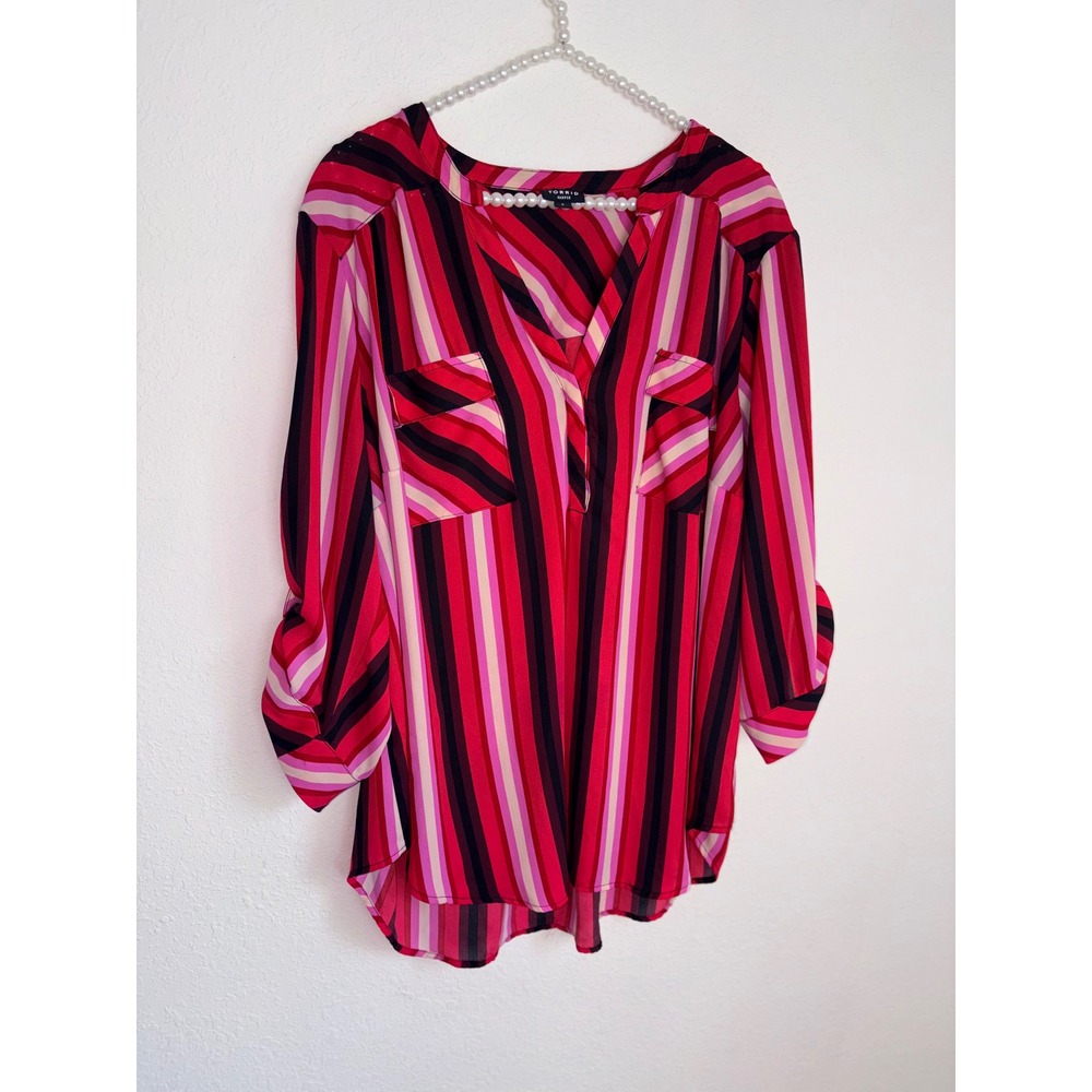Torrid Stripe Harper Roll Tab Sleeve Blouse 1 Red‎ Pink Split V-Neck Pocket